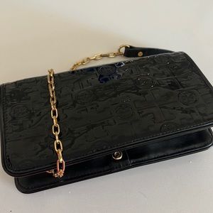 Tory Burch Black Signature Pattern wallet on chain